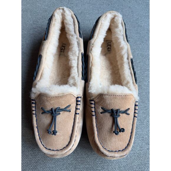 UGG Shoes - UGG Brett Mocassin Fur Lined Shoes Flats Womens 10 Beige